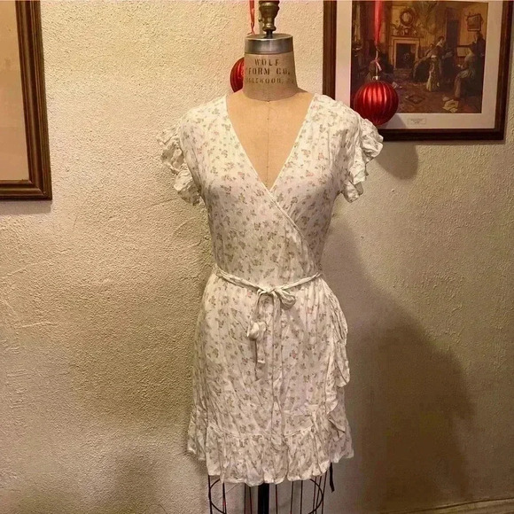 Billabong Wrap and Roll Woven Floral Dress Size M - Picture 4 of 16